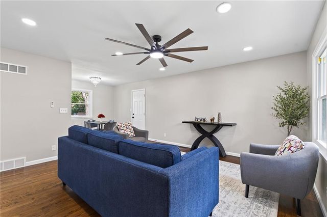 3016 Porter Road, Independence, MO 64055