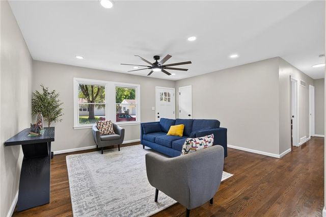 3016 Porter Road, Independence, MO 64055