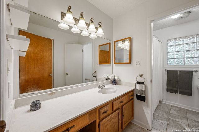 9416 Geronimo View Street, San Antonio, TX 78254