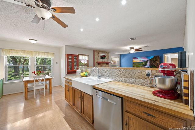 9416 Geronimo View Street, San Antonio, TX 78254