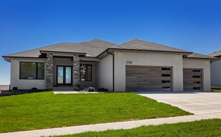 17778 Hammontree Drive, Clive, IA 50325