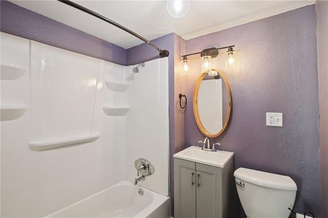 823 S Tremont Avenue, Ottawa, KS 66067