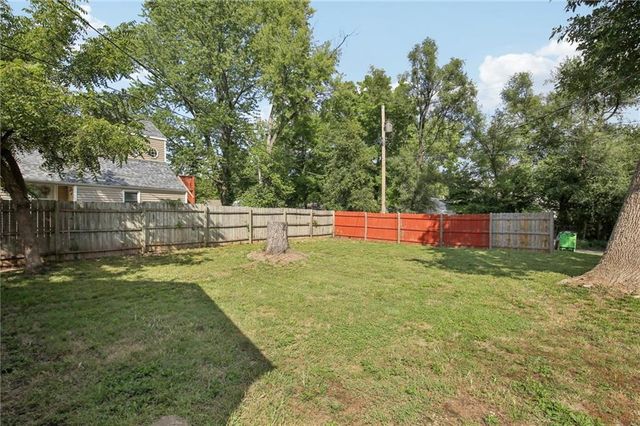 823 S Tremont Avenue, Ottawa, KS 66067