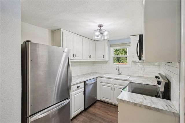 823 S Tremont Avenue, Ottawa, KS 66067