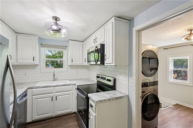 823 S Tremont Avenue, Ottawa, KS 66067