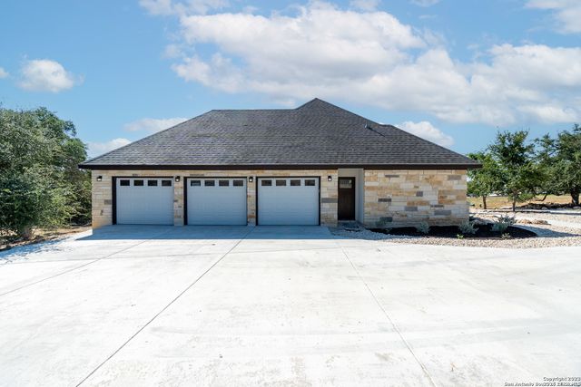 1416 CORKSCREW CT, New Braunfels, TX 78132