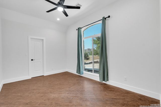 1416 CORKSCREW CT, New Braunfels, TX 78132