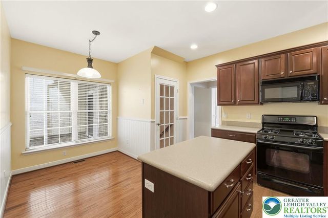 2493 Thistle Road, Lower Macungie Twp, PA 18062