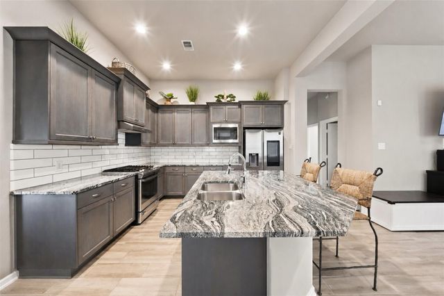 13025 Ocean Breeze Lane, La Marque, TX 77568