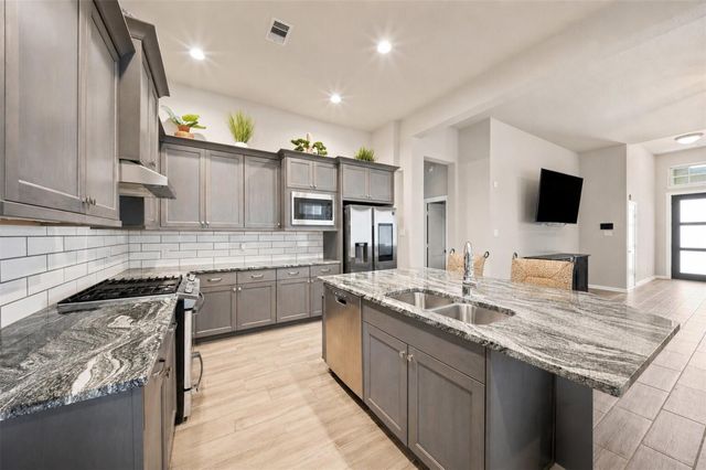 13025 Ocean Breeze Lane, La Marque, TX 77568