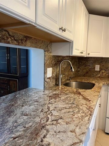 2615 NE 3rd Court 213, Boynton Beach, FL 33435