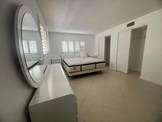 2615 NE 3rd Court 213, Boynton Beach, FL 33435