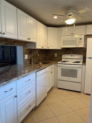 2615 NE 3rd Court 213, Boynton Beach, FL 33435