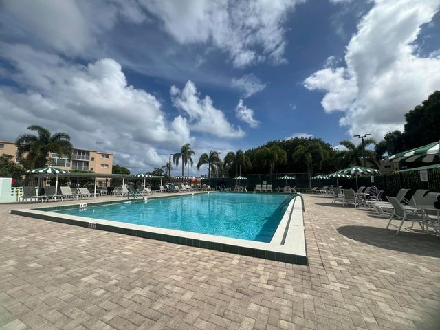2615 NE 3rd Court 213, Boynton Beach, FL 33435