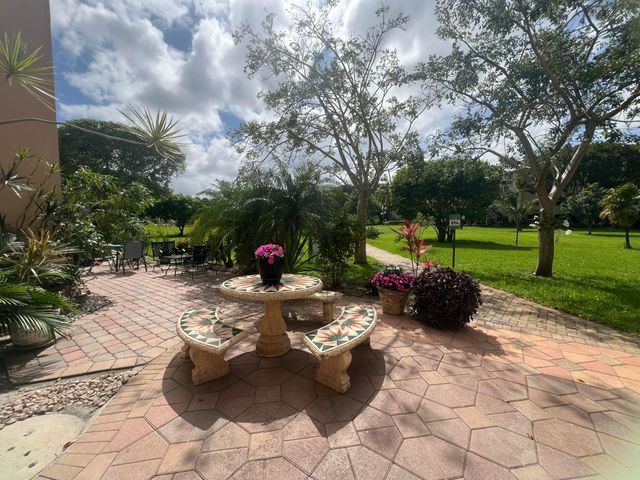 2615 NE 3rd Court 213, Boynton Beach, FL 33435