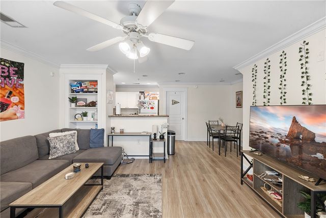 1725 Harvey Mitchell Parkway S 637, College Station, TX 77840