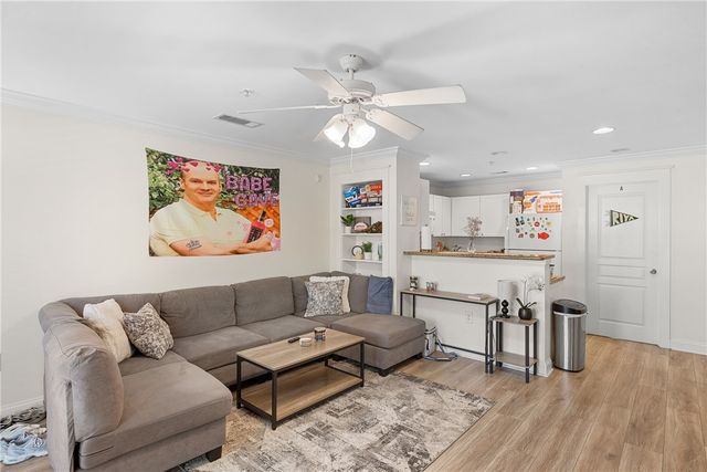 1725 Harvey Mitchell Parkway S 637, College Station, TX 77840