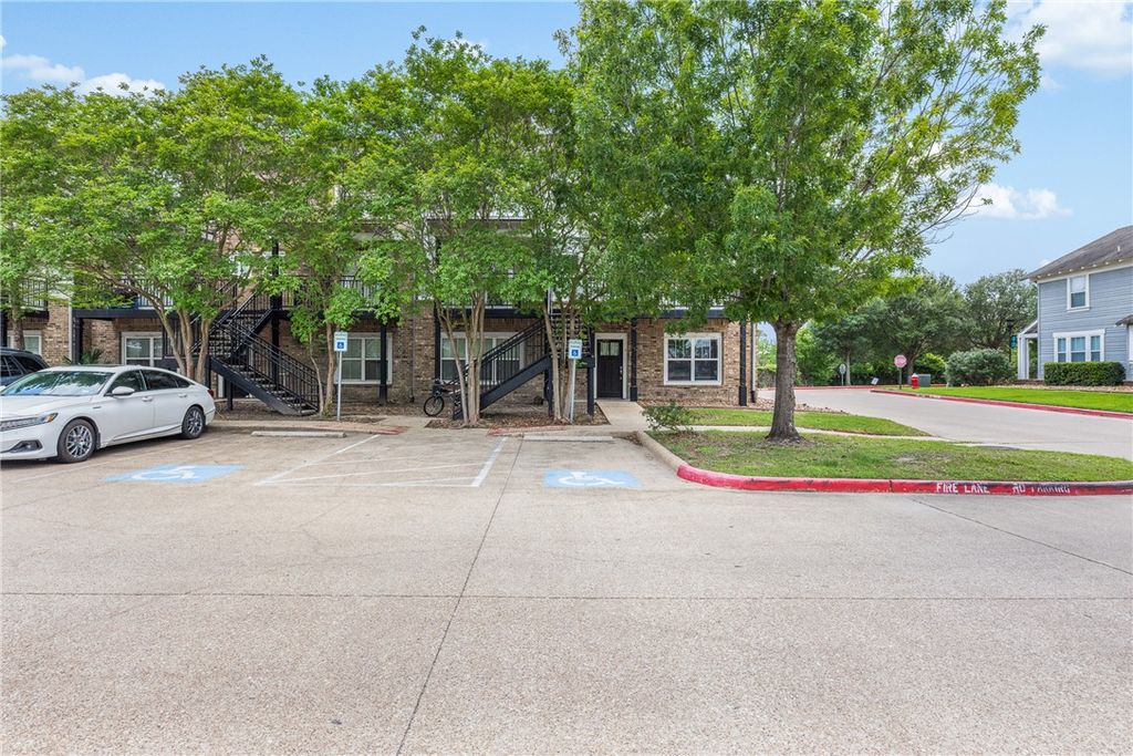 1725 Harvey Mitchell Parkway S 637, College Station, TX 77840