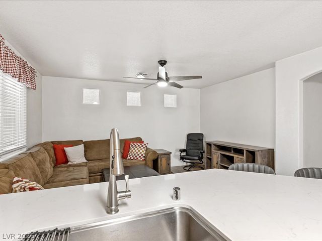10356 Perfect Parsley Street, Las Vegas, NV 89183