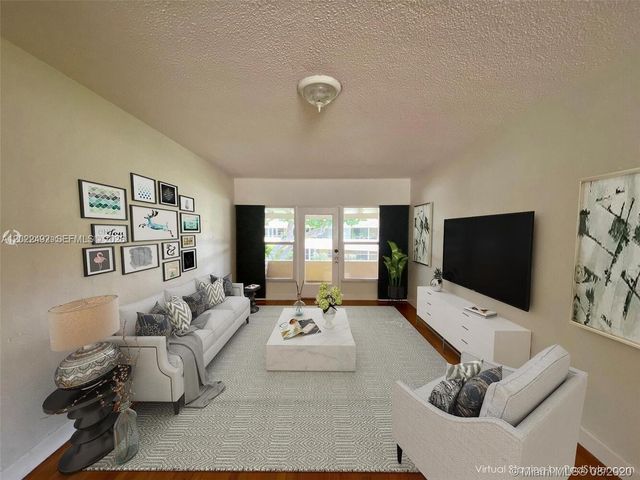 30 Park Dr 16, Bal Harbour, FL 33154