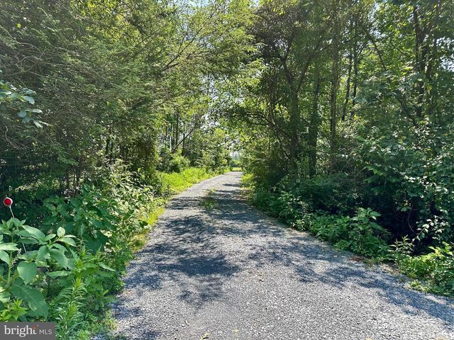 253 BLOODY SPRING RD, Bernville, PA 19506