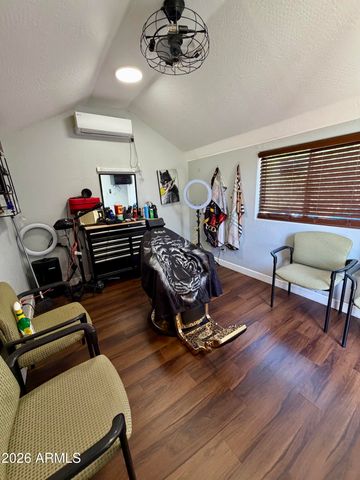 8310 N 55th Avenue, Glendale, AZ 85302