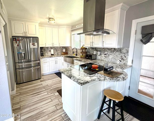8310 N 55th Avenue, Glendale, AZ 85302