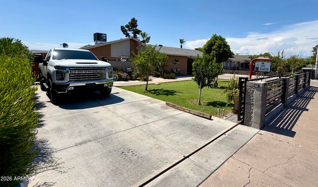 8310 N 55th Avenue, Glendale, AZ 85302
