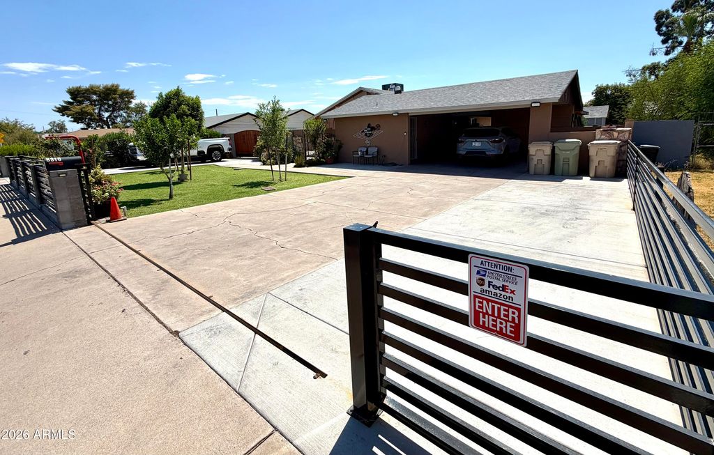 8310 N 55th Avenue, Glendale, AZ 85302