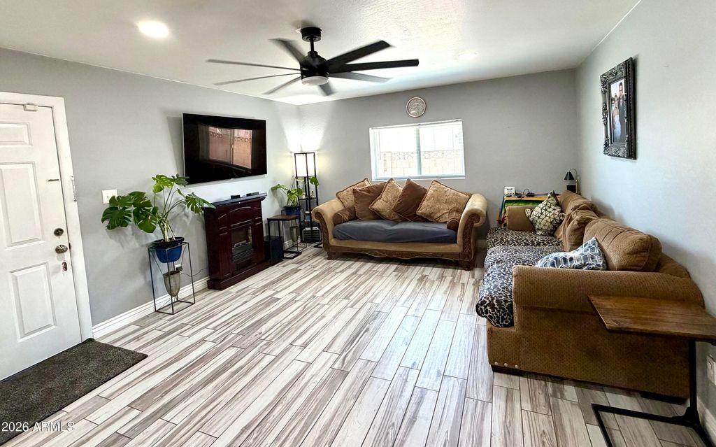 8310 N 55th Avenue, Glendale, AZ 85302 — photo 2