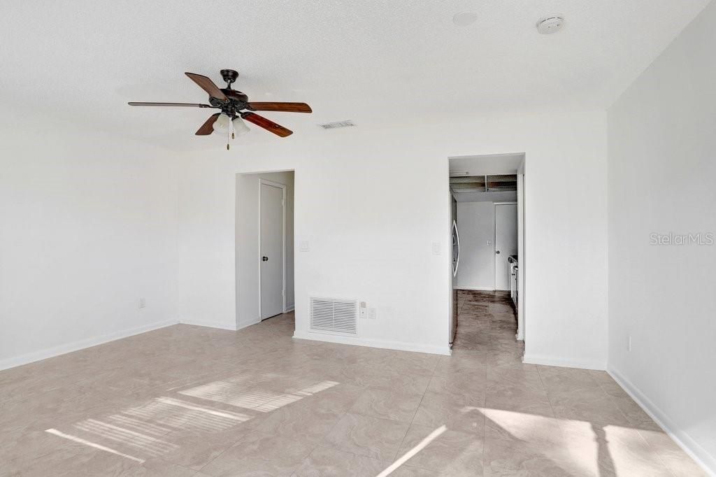 Image 19 of property listing at 5129 NORTHDALE BOULEVARD, Tampa, FL 33624