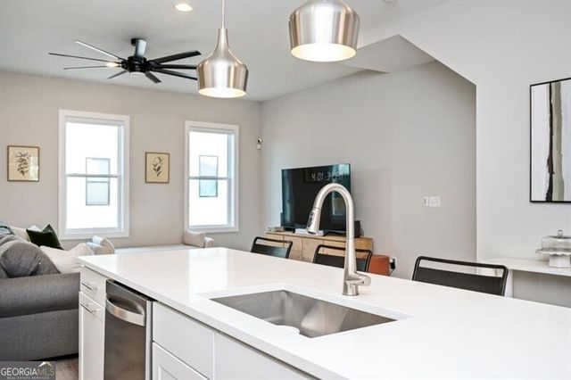 2003 Mahogony Lane NW, Atlanta, GA 30318