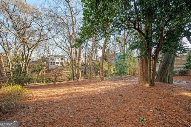 2003 Mahogony Lane NW, Atlanta, GA 30318