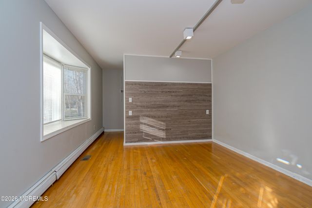 878 Green Valley Road, Jackson, NJ 08527