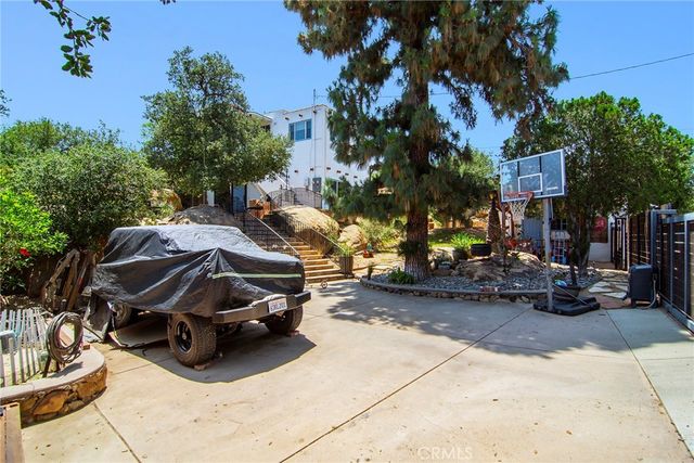 8500 Val Verde Drive, West Hills, CA 91304