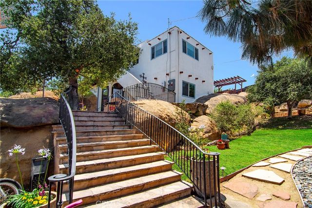 8500 Val Verde Drive, West Hills, CA 91304