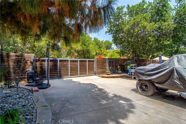 8500 Val Verde Drive, West Hills, CA 91304