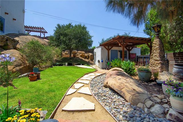 8500 Val Verde Drive, West Hills, CA 91304
