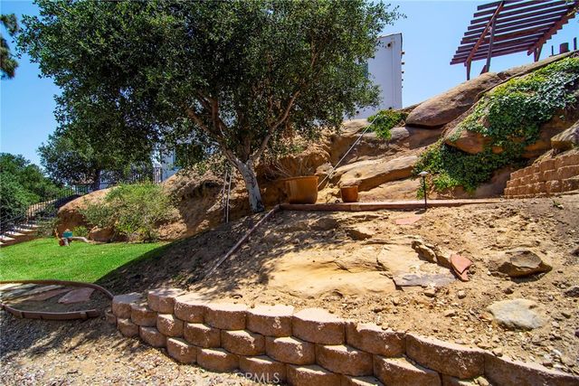 8500 Val Verde Drive, West Hills, CA 91304