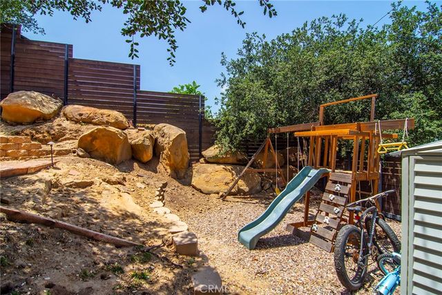 8500 Val Verde Drive, West Hills, CA 91304
