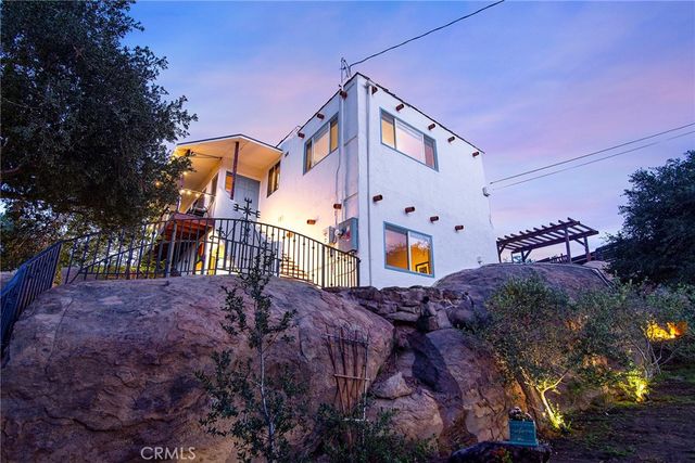 8500 Val Verde Drive, West Hills, CA 91304