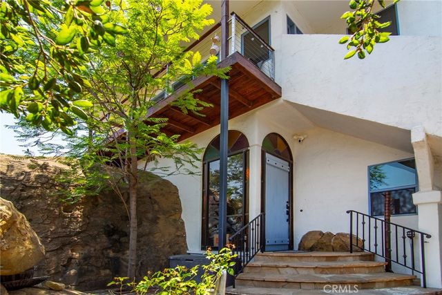 8500 Val Verde Drive, West Hills, CA 91304