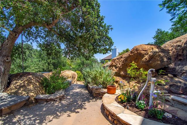 8500 Val Verde Drive, West Hills, CA 91304