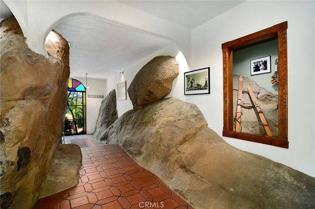 8500 Val Verde Drive, West Hills, CA 91304