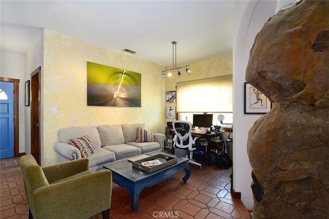 8500 Val Verde Drive, West Hills, CA 91304