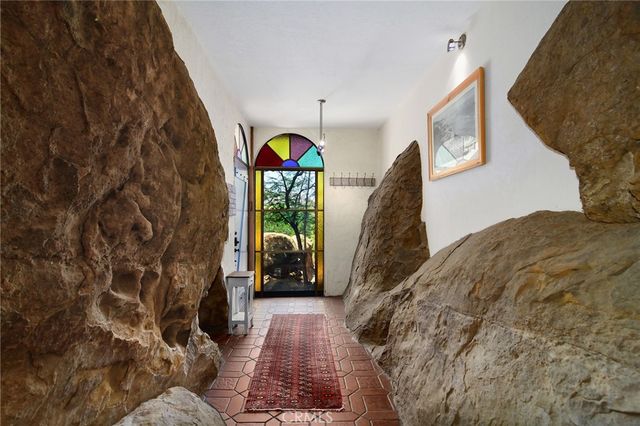 8500 Val Verde Drive, West Hills, CA 91304