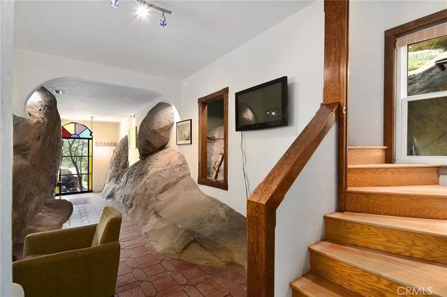 8500 Val Verde Drive, West Hills, CA 91304
