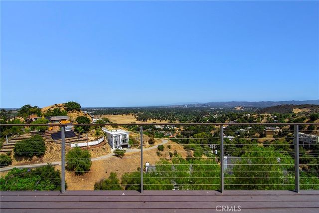 8500 Val Verde Drive, West Hills, CA 91304