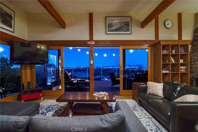 8500 Val Verde Drive, West Hills, CA 91304