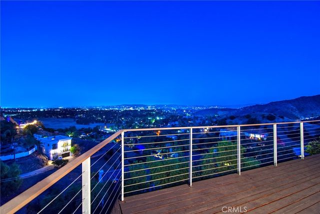 8500 Val Verde Drive, West Hills, CA 91304